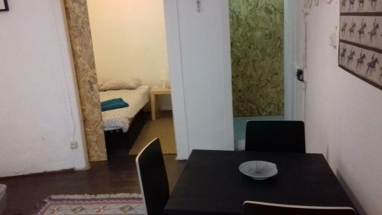 City Center | Chiado Typical Small Flat Лиссабон Экстерьер фото